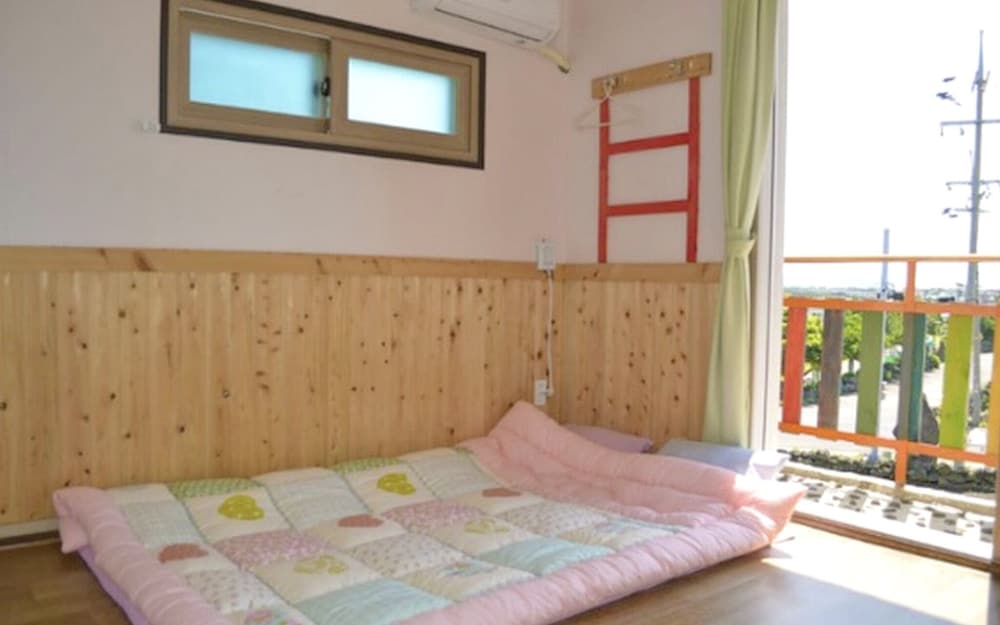 Room (Red Room)