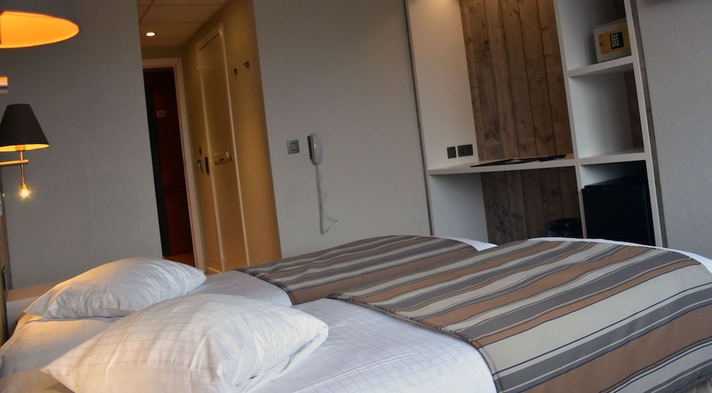 Standard Double or Twin Room photo 1