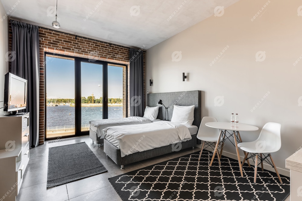 Studio with Panoramic River View photo 1
