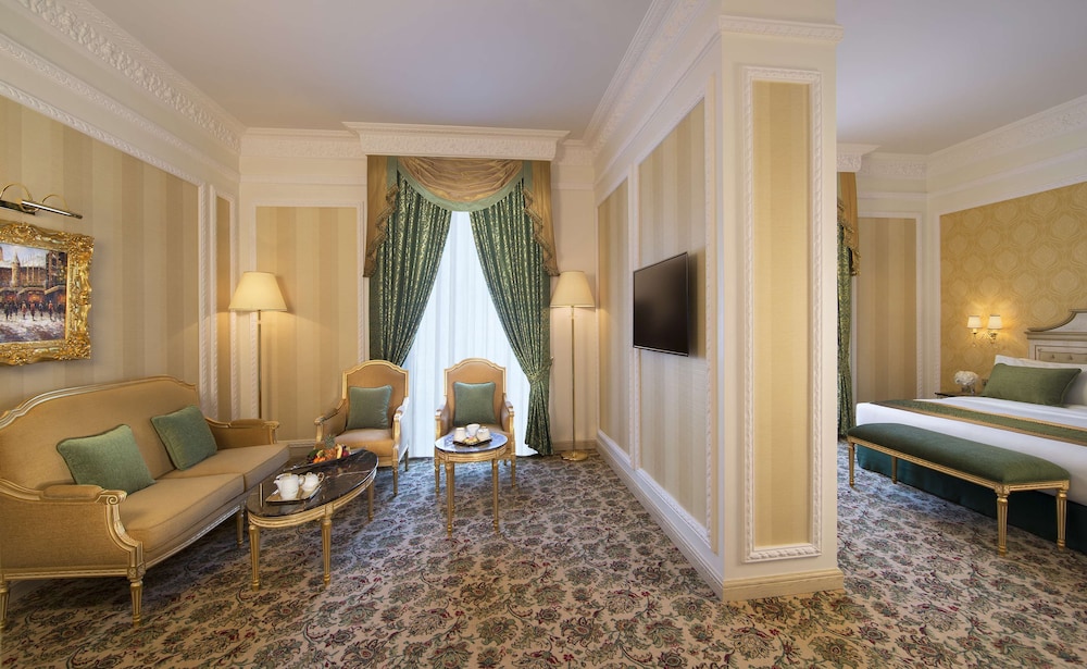 Executive Suite, 1 King Bed (Junior) photo 3