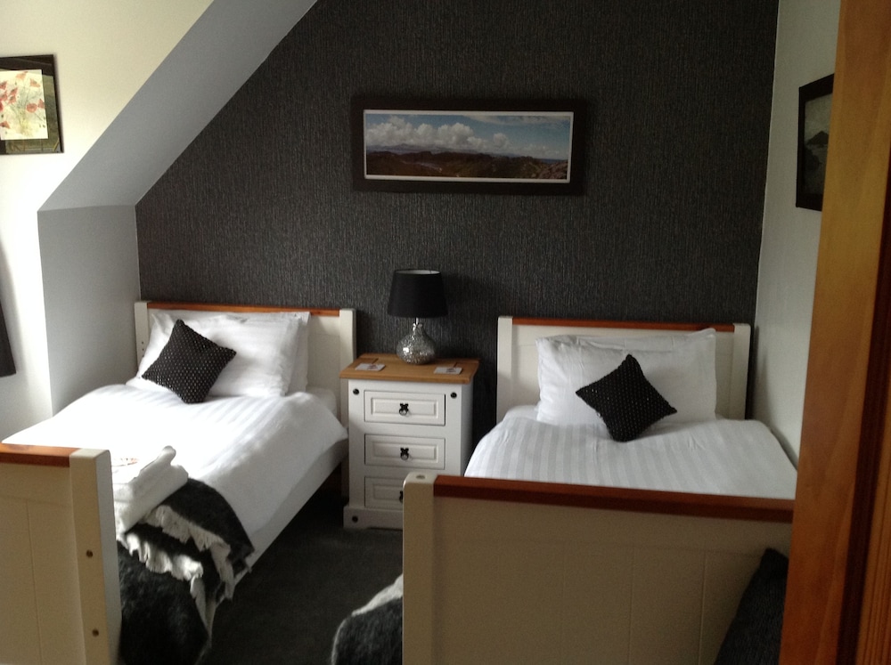 Twin Room with Shared Bathroom photo 1