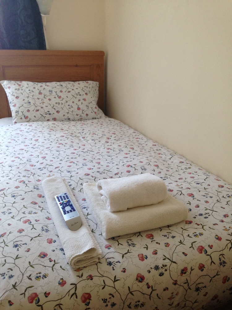 Single Room, Ensuite photo 1