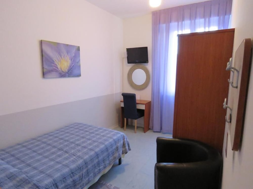Classic Single Room