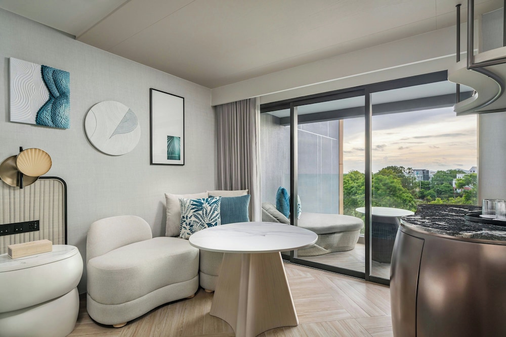 Family Room, 1 King Bed, Resort View (Resort View)