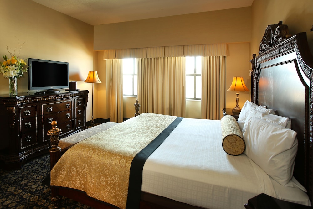 Boardwalk Empire Whirlpool Suite - Photo 2