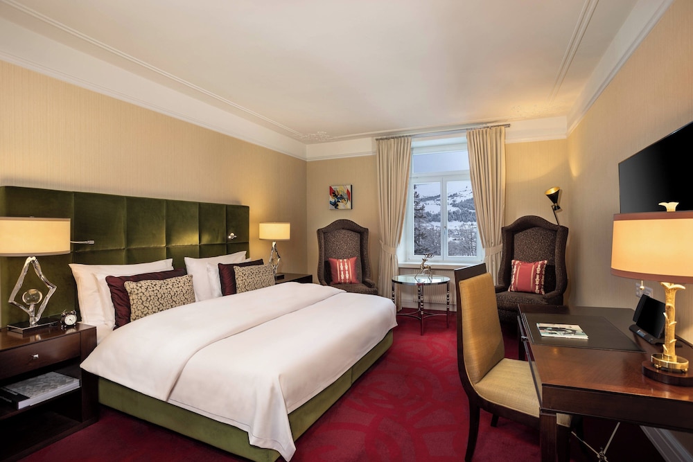 Deluxe Room, 1 King Bed, Mountain View