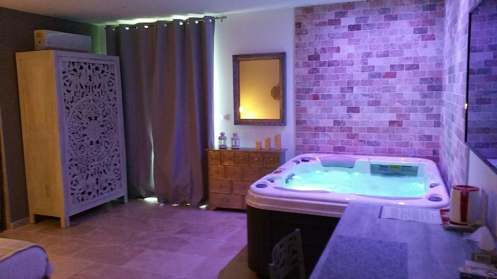 Suite Jacuzzi - Photo 5