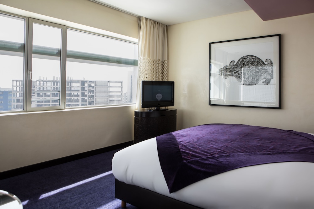 Superior Room, 1 King Bed, City View - Photo 3