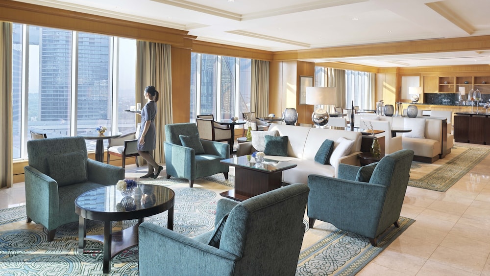 Club Suite, 1 King Bed with Lounge Access Club Suite, 1 King Bed with Lounge Access