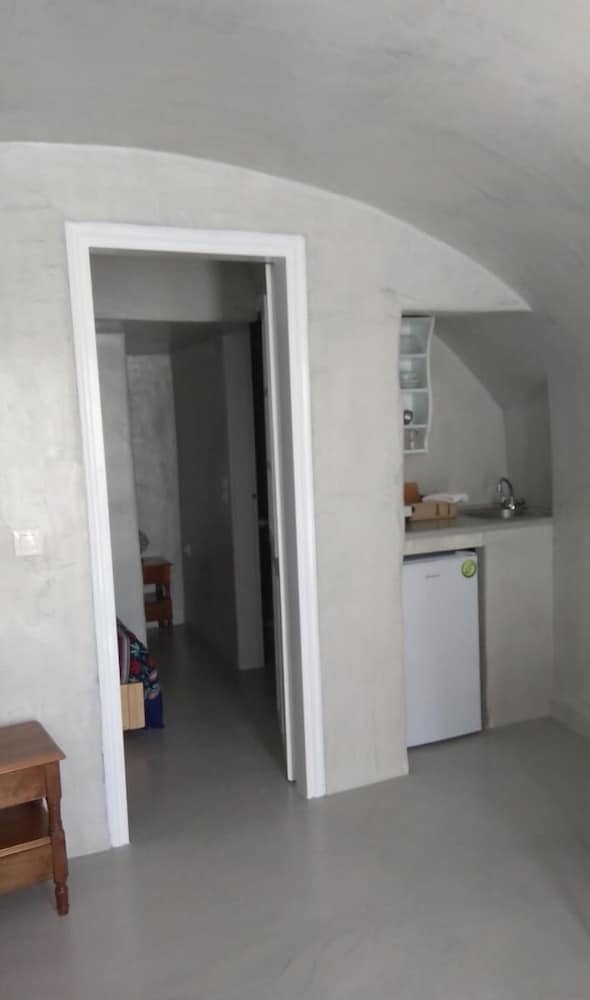 Traditional Cave House with Caldera View - Photo 2