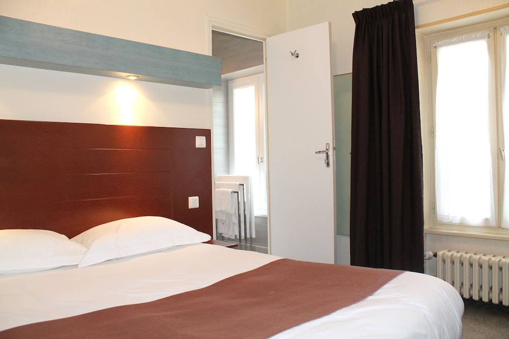 Basic Room, 1 Double Bed - Photo 1