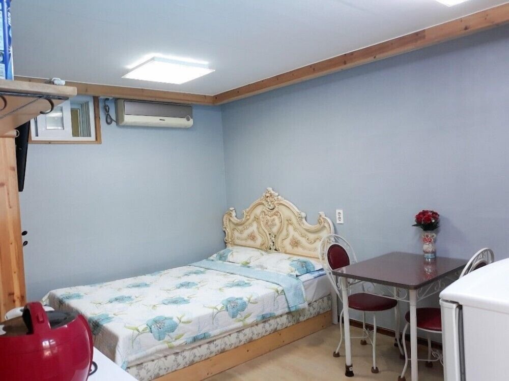 Room (Beauty and the Beast)