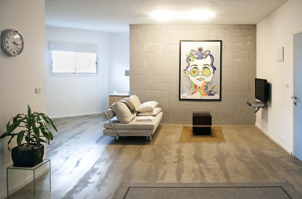 Deluxe Apartment - Photo 3