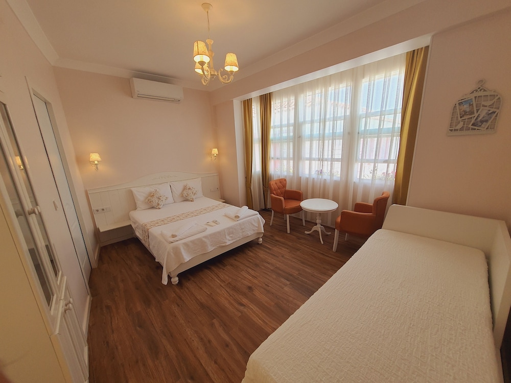 Elite Room