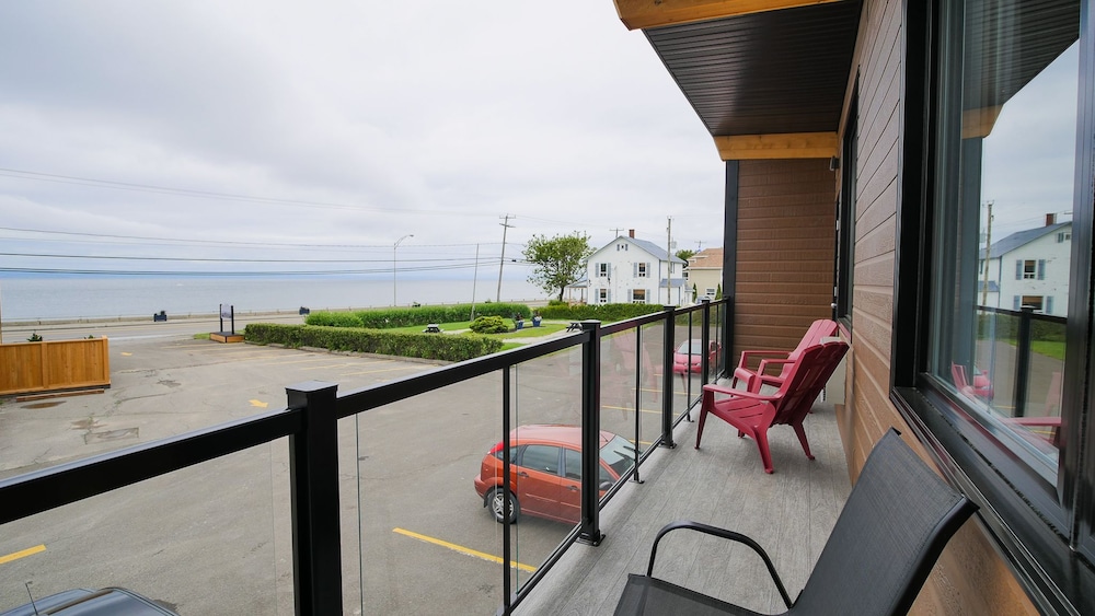 Comfort Room, Multiple Beds, Sea View (Pavillon Chaleurs)