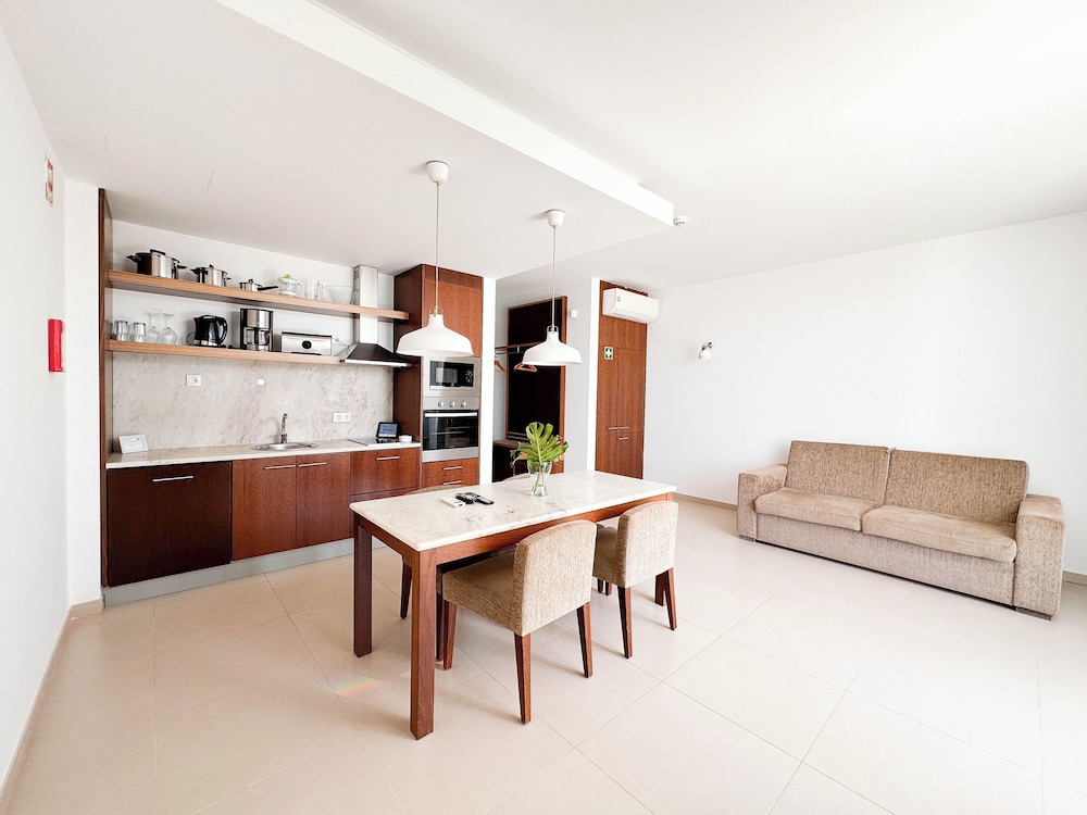 1-Bedroom Ocean Villa with Private Pool thumbnail 6