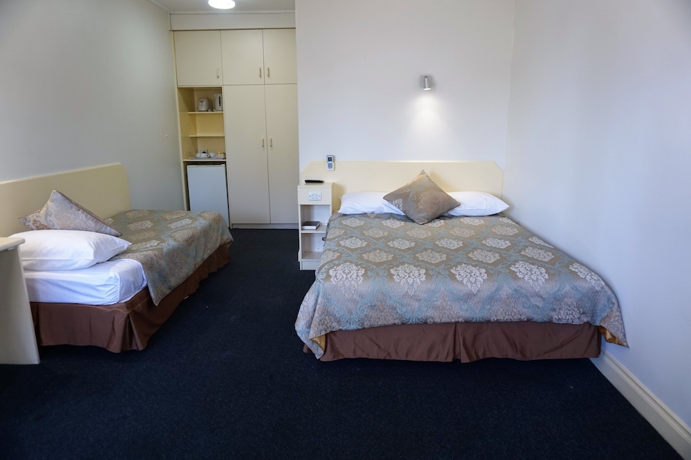 Standard Twin Room, Multiple Beds - Photo 4