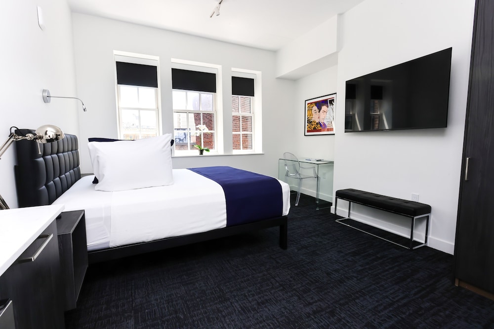 Standard Studio (4th Floor - Unit 406) photo 1