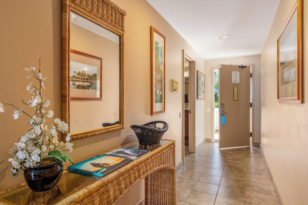 Studio, Kitchen, Partial Ocean View (Unit 429) photo 3