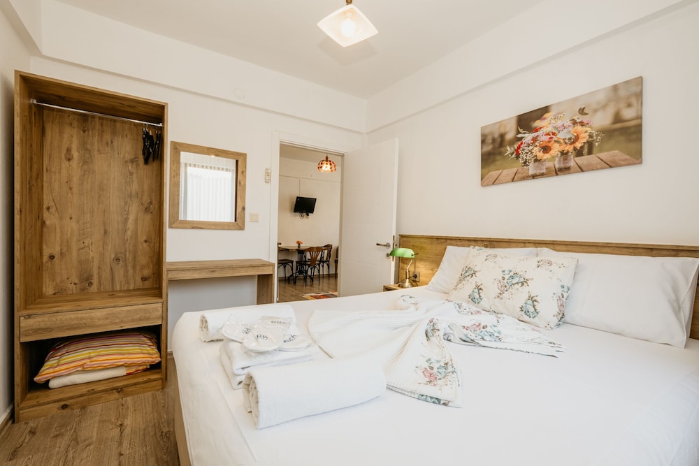 Economy Suite, Lanai, Ground Floor photo 3