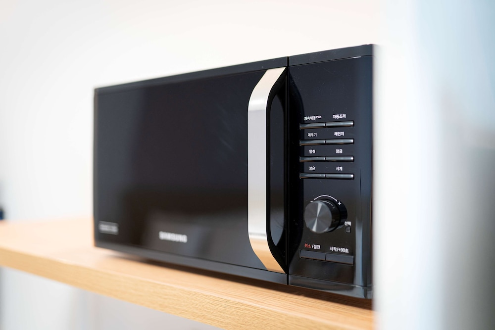 Standard Room, Multiple Beds, Non Smoking, Refrigerator & Microwave - Photo 13
