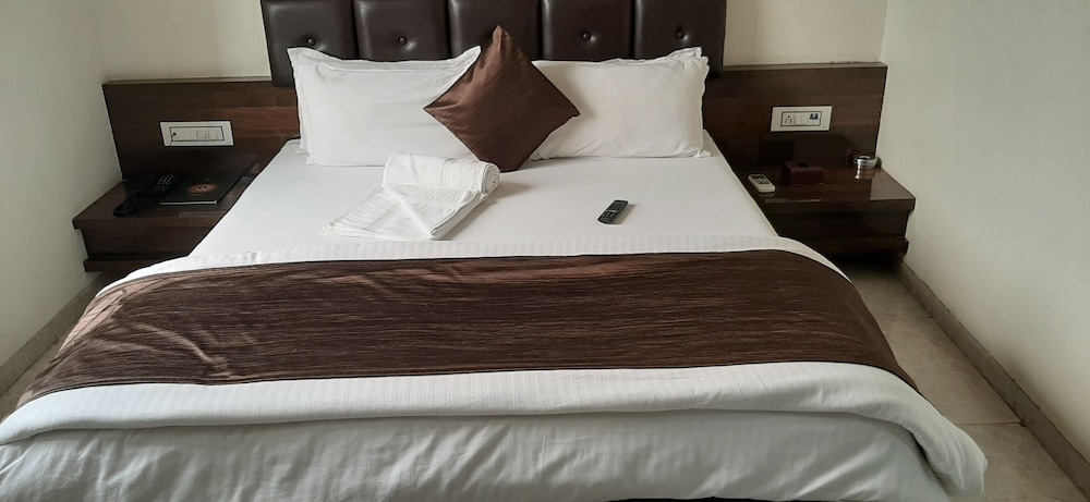 Deluxe Room - Photo 3