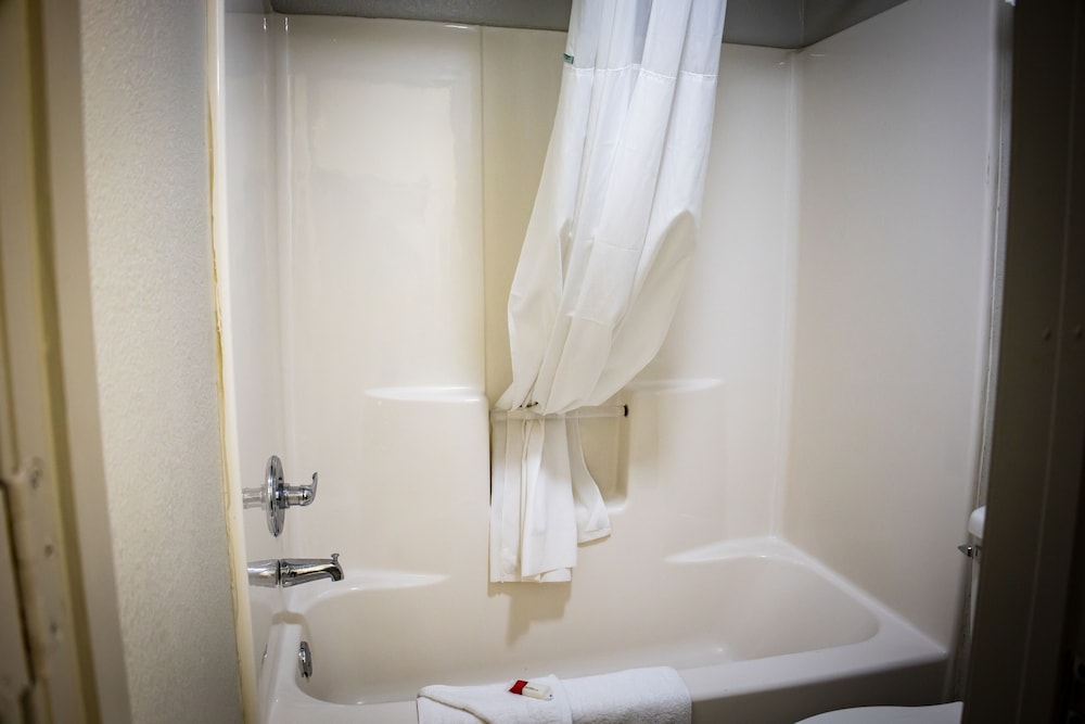 Suite, 2 Queen Beds - Photo 9