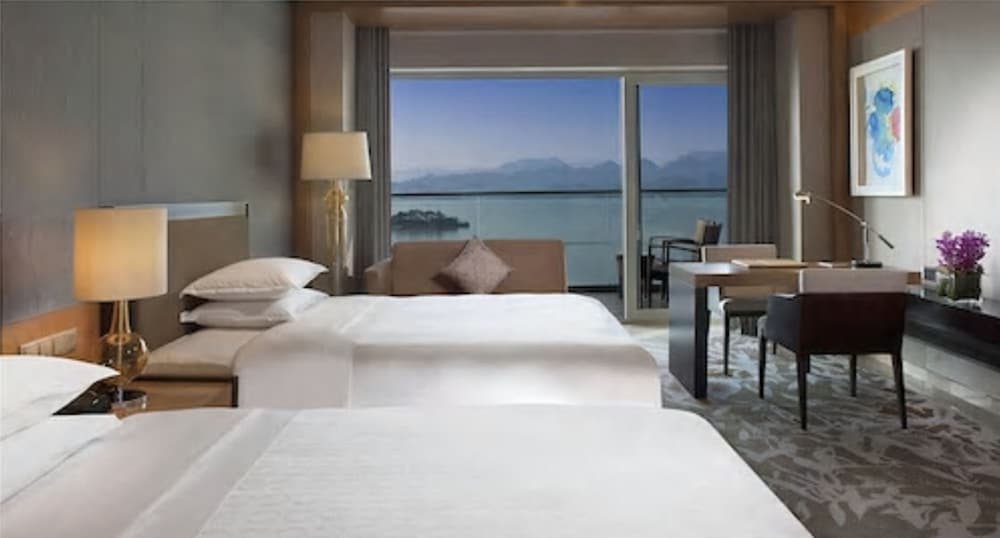Premium Room, 2 Twin Beds, Lake View - Photo 3