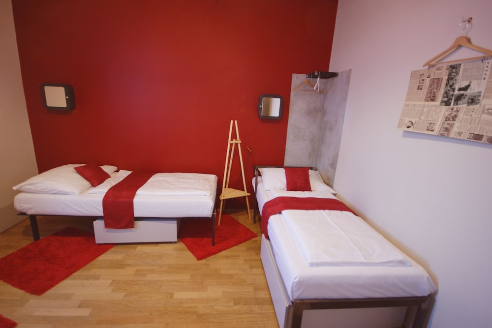 Deluxe Shared Dormitory, Women only, Kitchenette (5 bed)