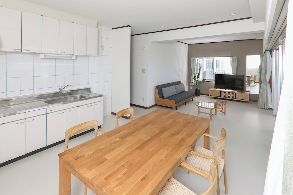 Deluxe Apartment, 3 Bedrooms, Non Smoking, Annex Building photo 2