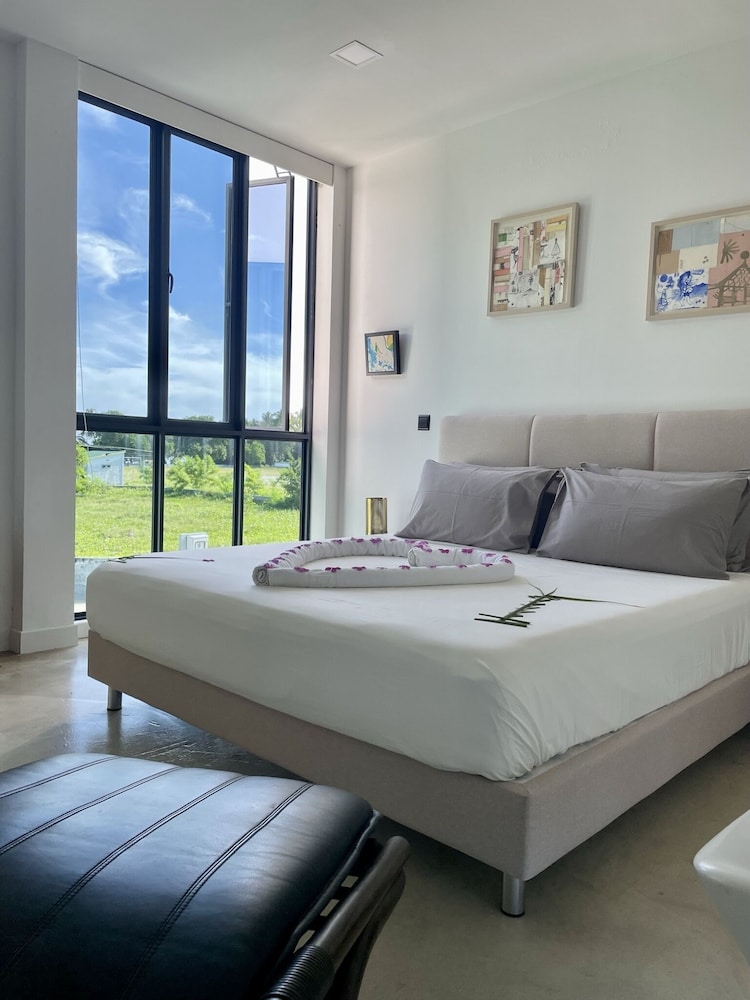 Luxury Apartment photo 2