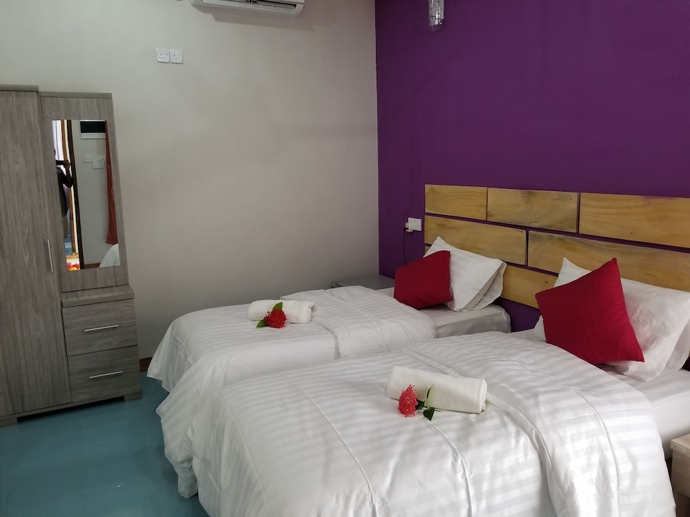 Economy Twin Room photo 2