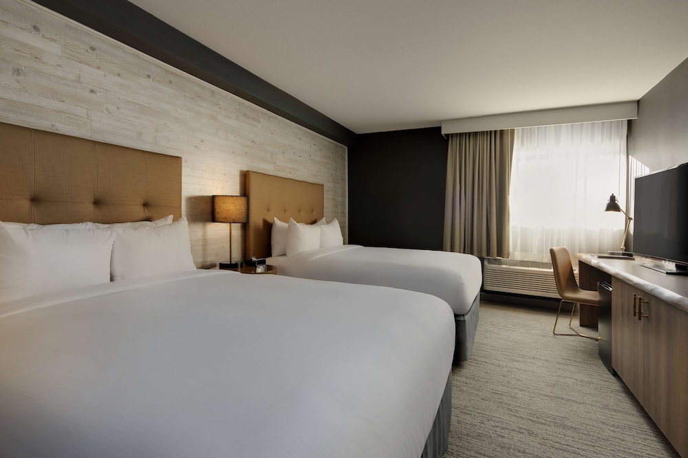Room, 2 Queen Beds, Non Smoking - Photo 1