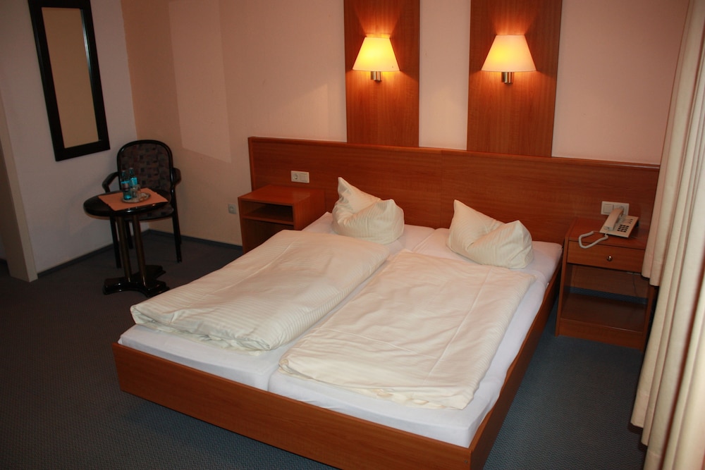 Basic Double Room photo 1