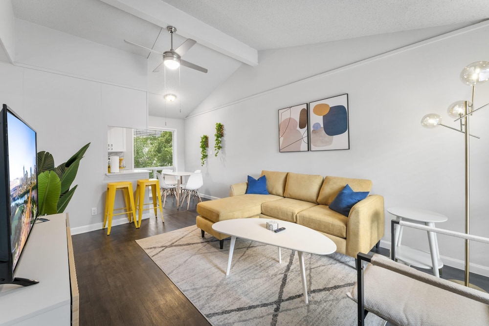 Duplex (Apartment) - Photo 1