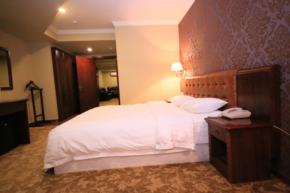Suite, 1 Bedroom photo 3
