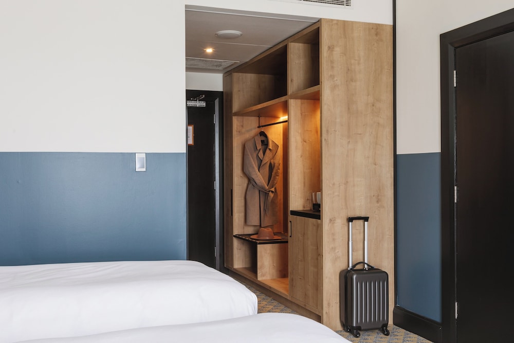 Premium Room, 2 Twin Beds - Photo 32