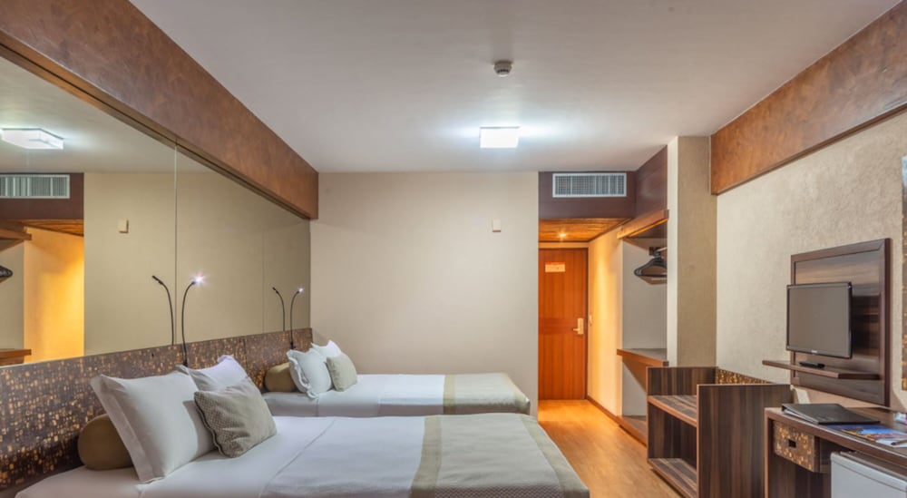 Standard Double Room (Premium Floor) - Photo 2