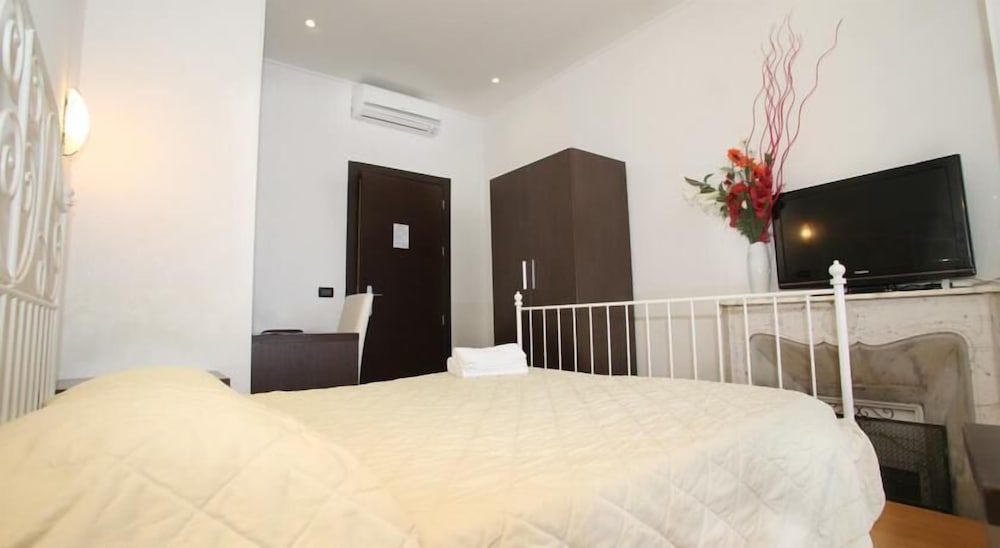 Standard Apartment, Annex Building