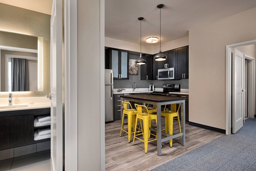 Suite, 2 Bedrooms photo 3