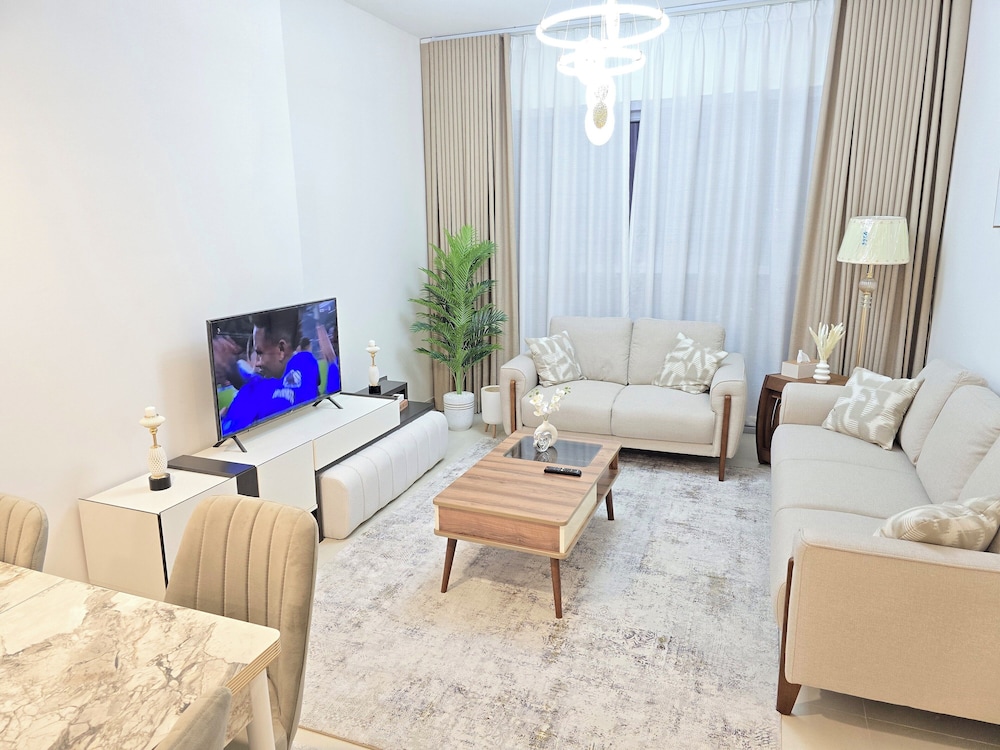 Luxury Apartment, Balcony, City View photo 2