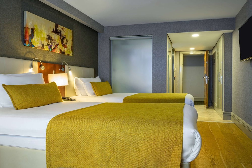 2 Single Beds, Standard Room, Non-Smoking photo 2