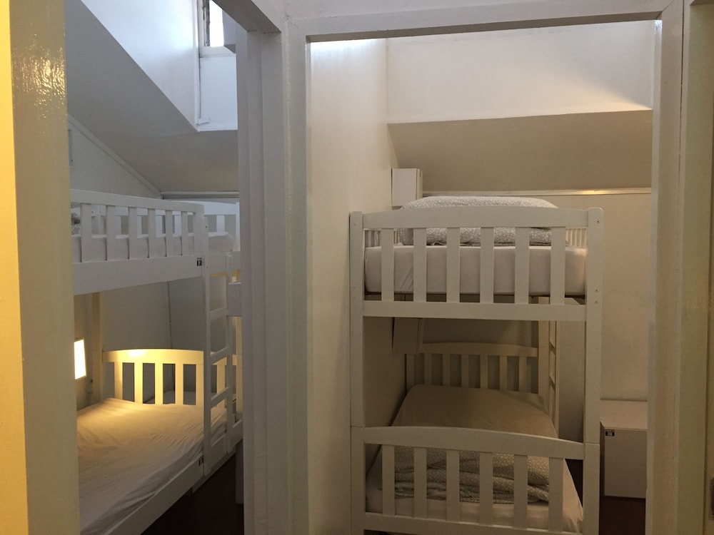 6-Beds Private Room photo 1