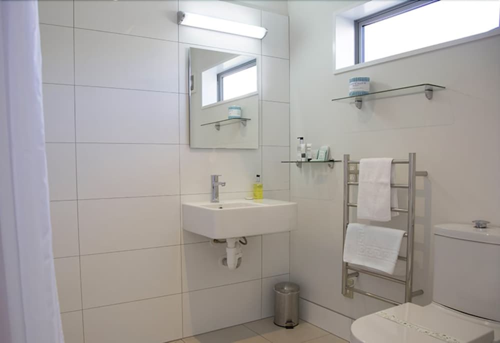 Deluxe Twin Room, Accessible, Partial Sea View photo 2