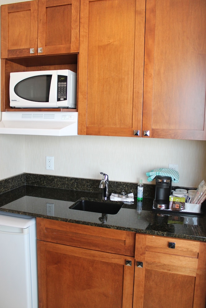 Executive Room, 1 King Bed, Non Smoking, Refrigerator & Microwave