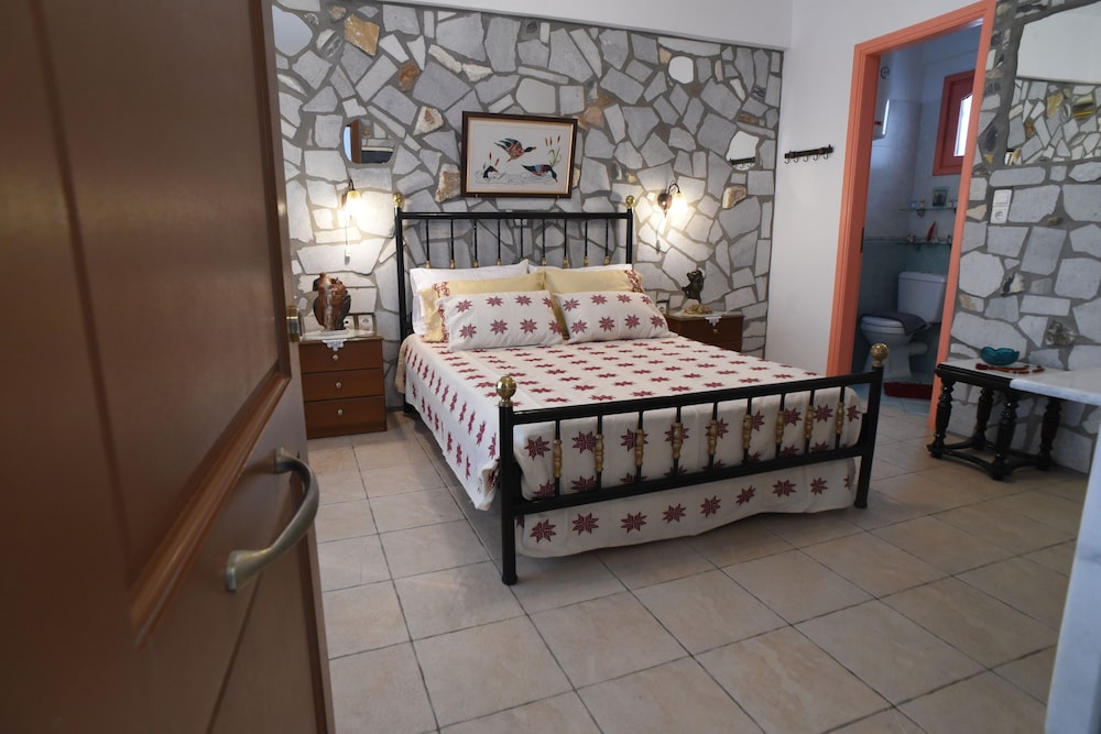 Studio (Home of Aeolus) photo 3