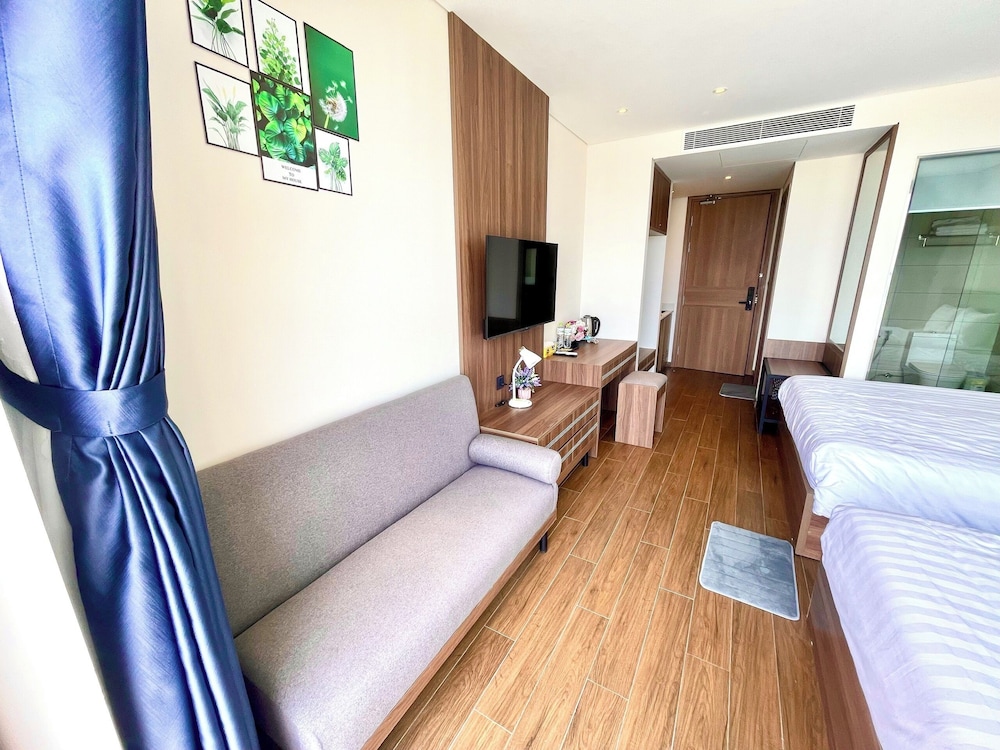 Deluxe Quadruple Room, Balcony, Sea View photo 3