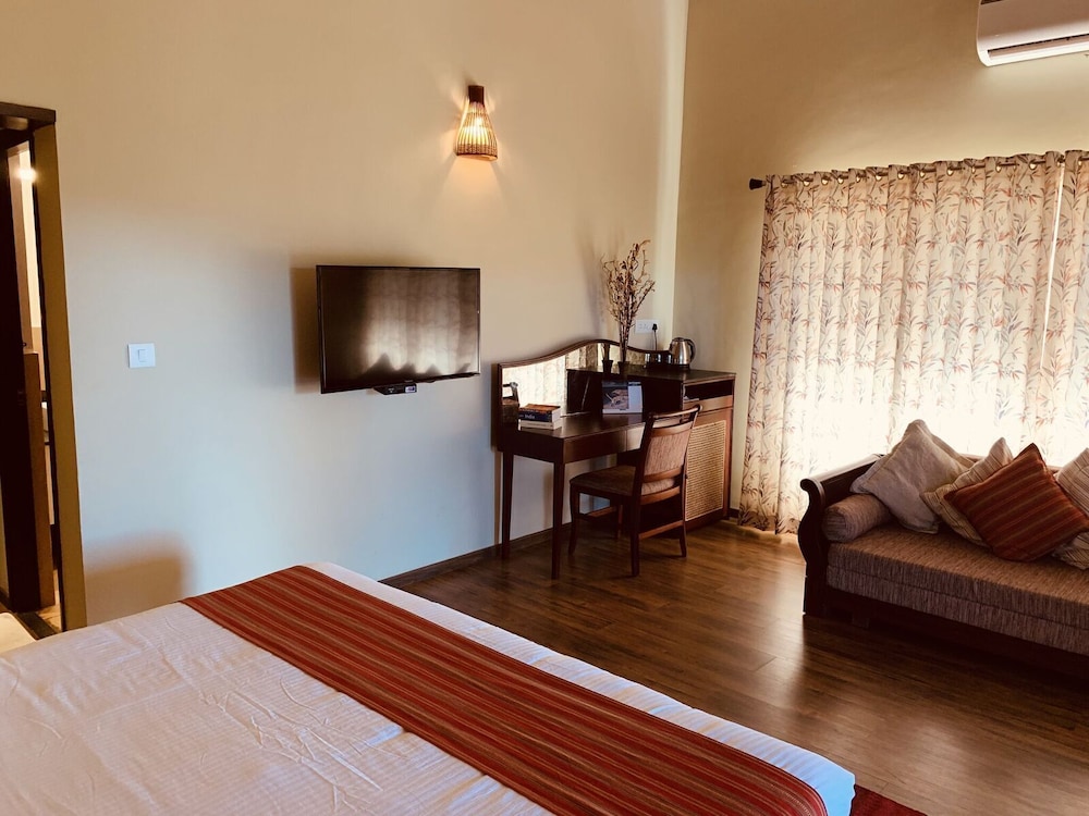 Deluxe Room, 1 Bedroom - Photo 17