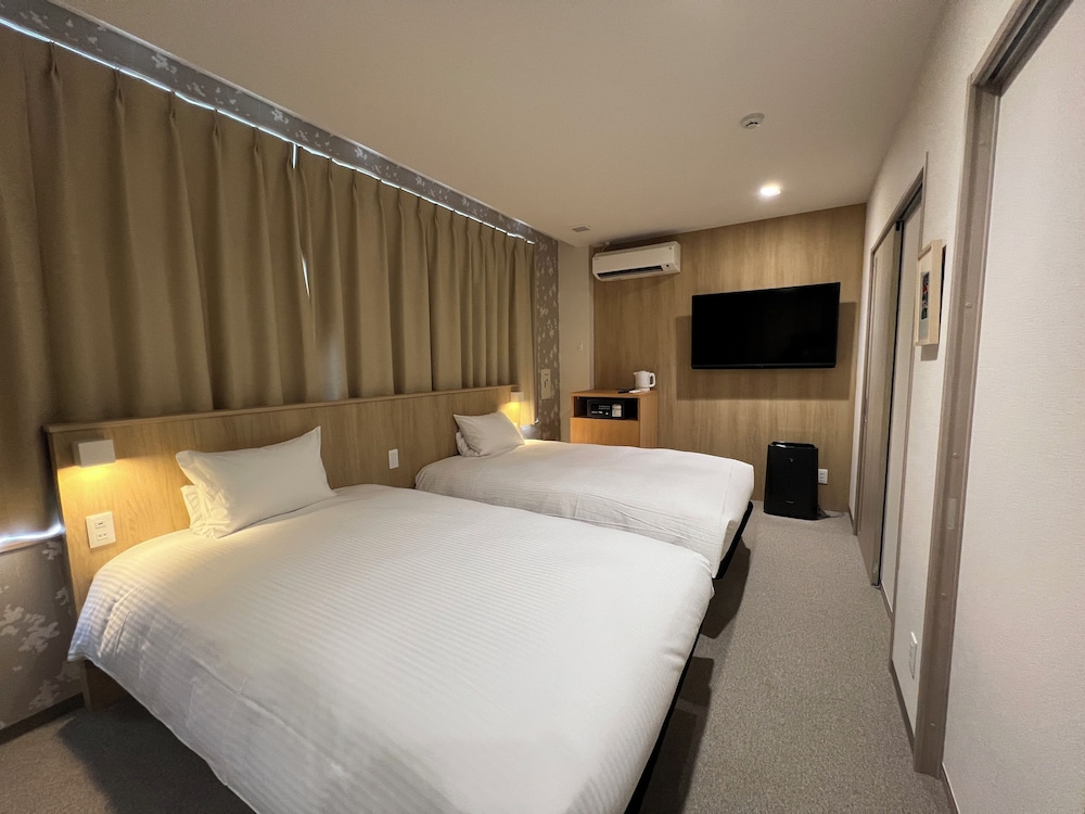 Basic Twin Room photo 2