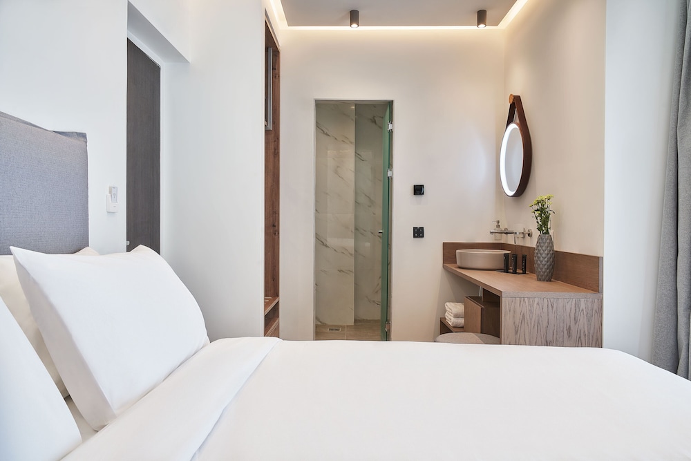 Deluxe Studio Suite
